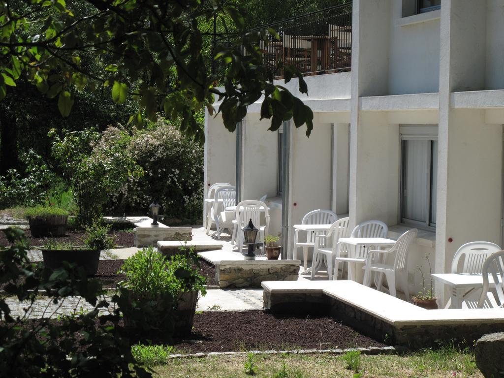 Hotel La Longue Vue Gennes-Val-de-Loire ภายนอก รูปภาพ